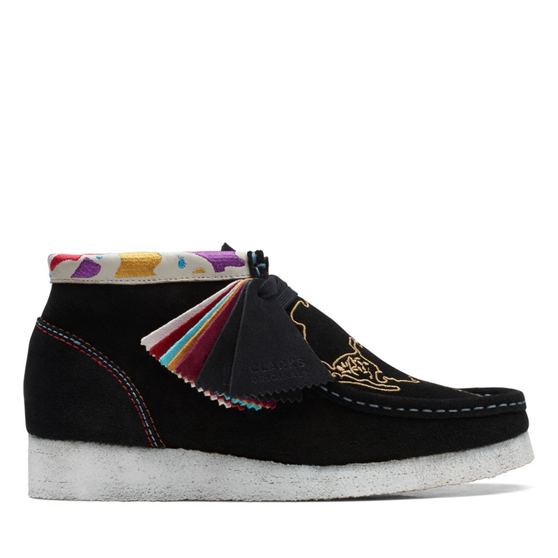 Black Clarks Embroidery Women's Desert Boots | 85341-FMQB