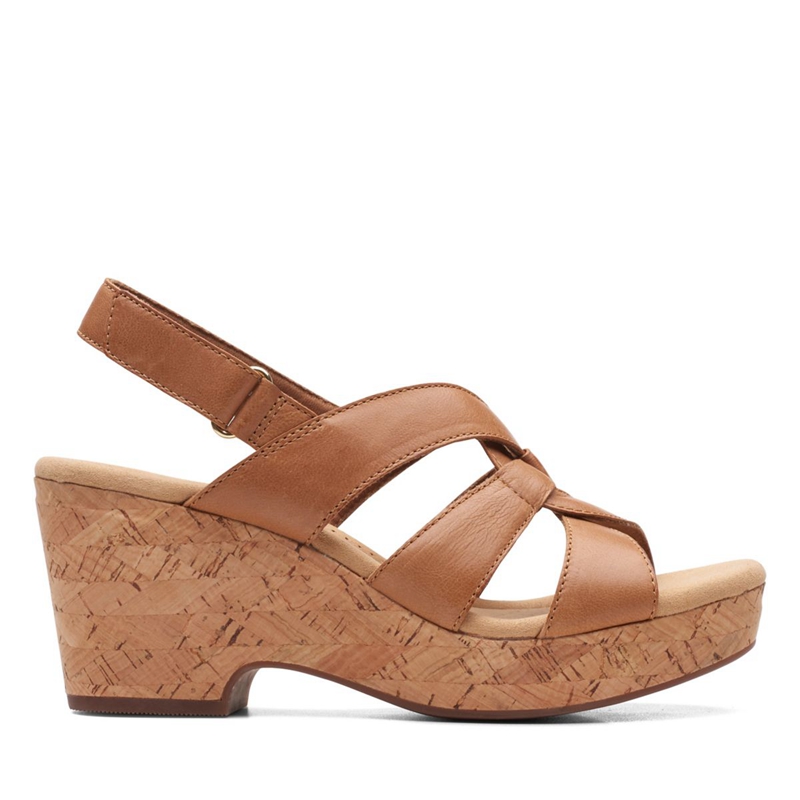 Brown Clarks Giselle Beach Leather Women's Sandals | 91803-MDAT