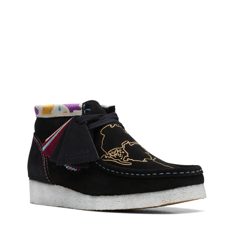 Black Clarks Embroidery Women's Desert Boots | 85341-FMQB