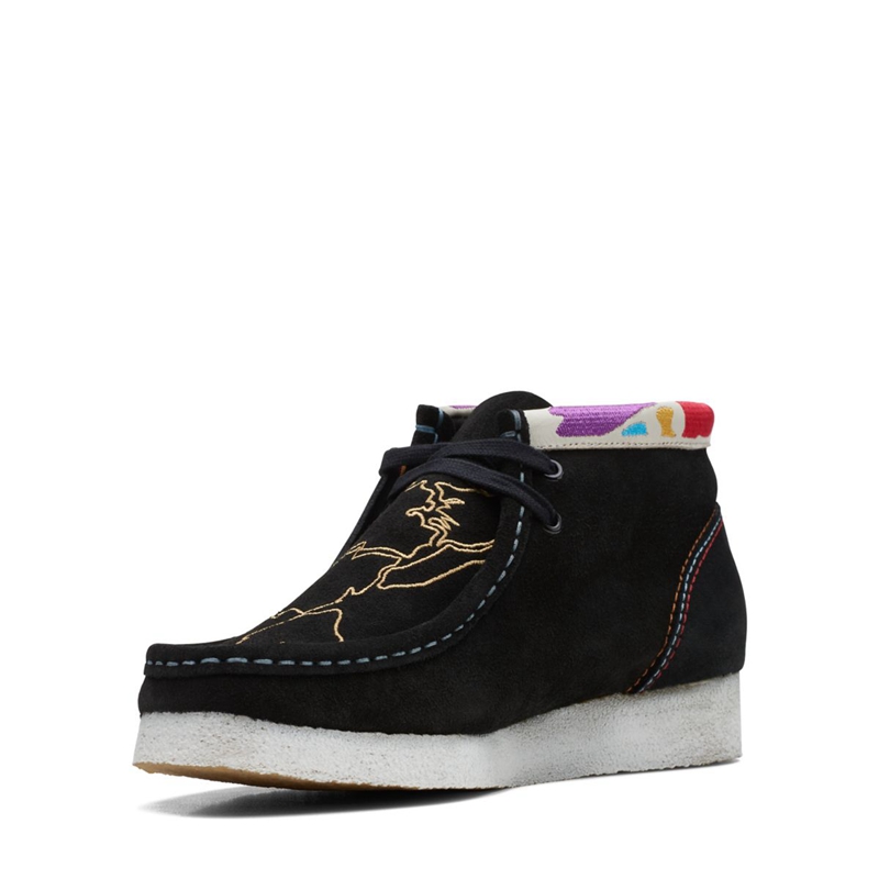 Black Clarks Embroidery Women's Desert Boots | 85341-FMQB