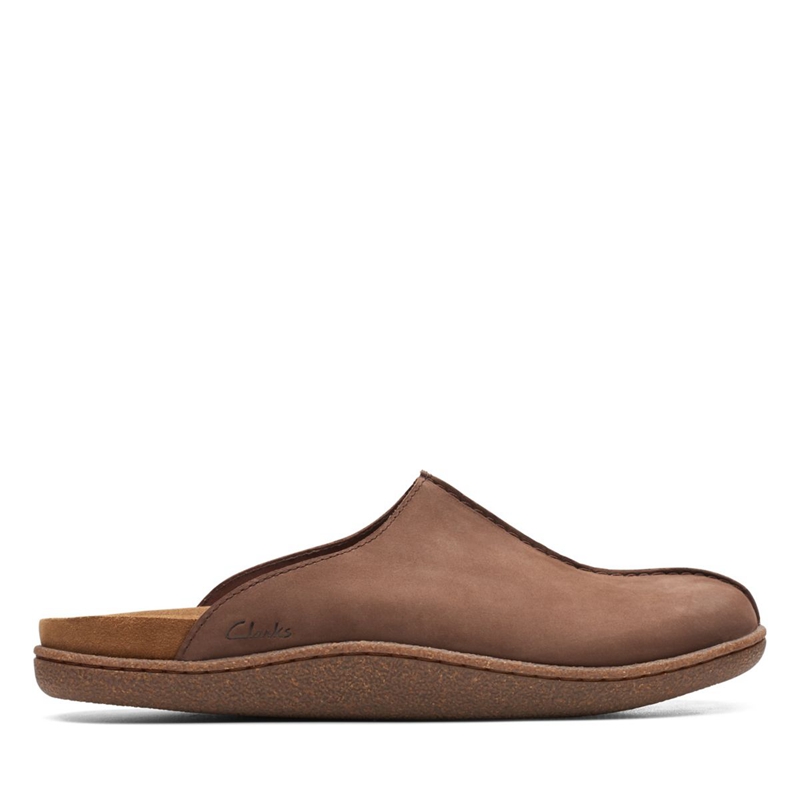 Brown Clarks Pilton Ease Nubuck Men\'s Slippers | 09218-OUPK