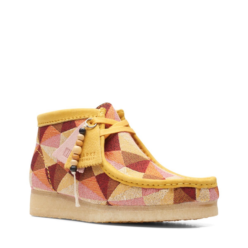 Yellow Clarks Combi Women's Desert Boots | 70523-LZAU