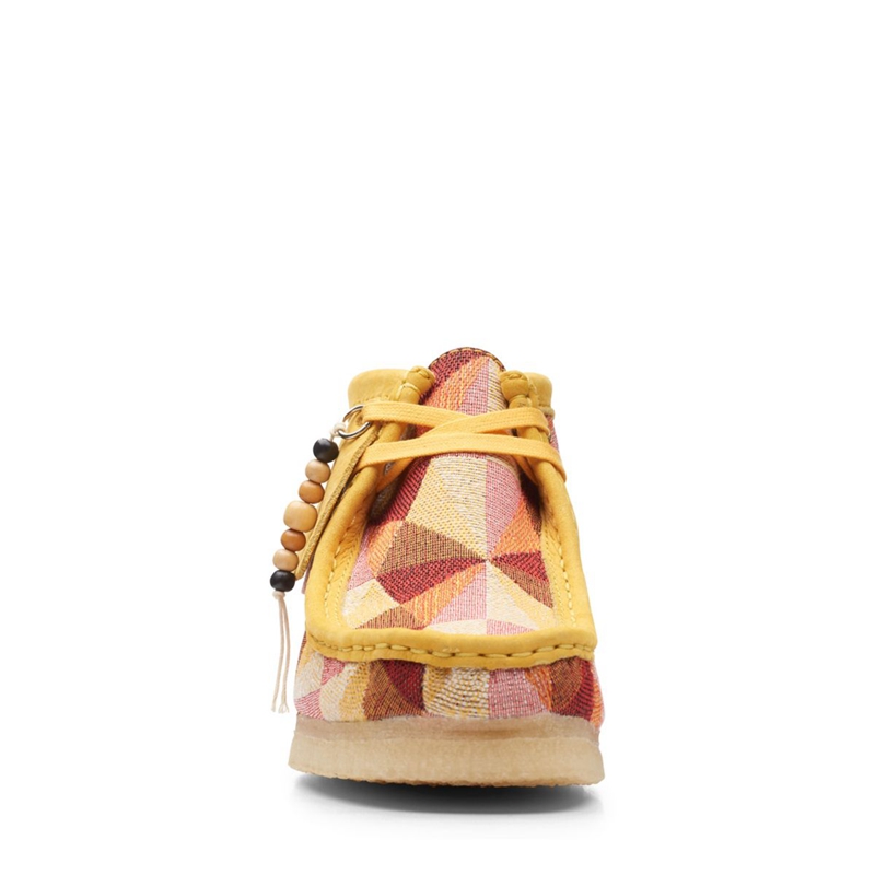 Yellow Clarks Combi Women's Desert Boots | 70523-LZAU