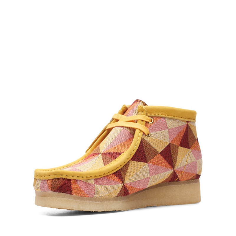 Yellow Clarks Combi Women's Desert Boots | 70523-LZAU