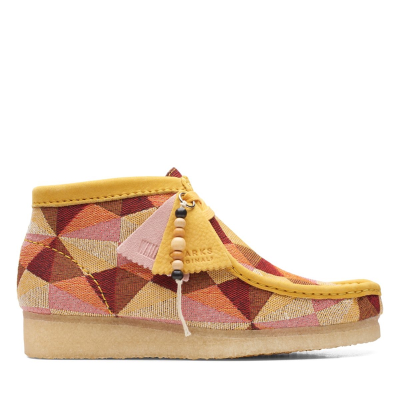 Yellow Clarks Combi Women\'s Desert Boots | 70523-LZAU